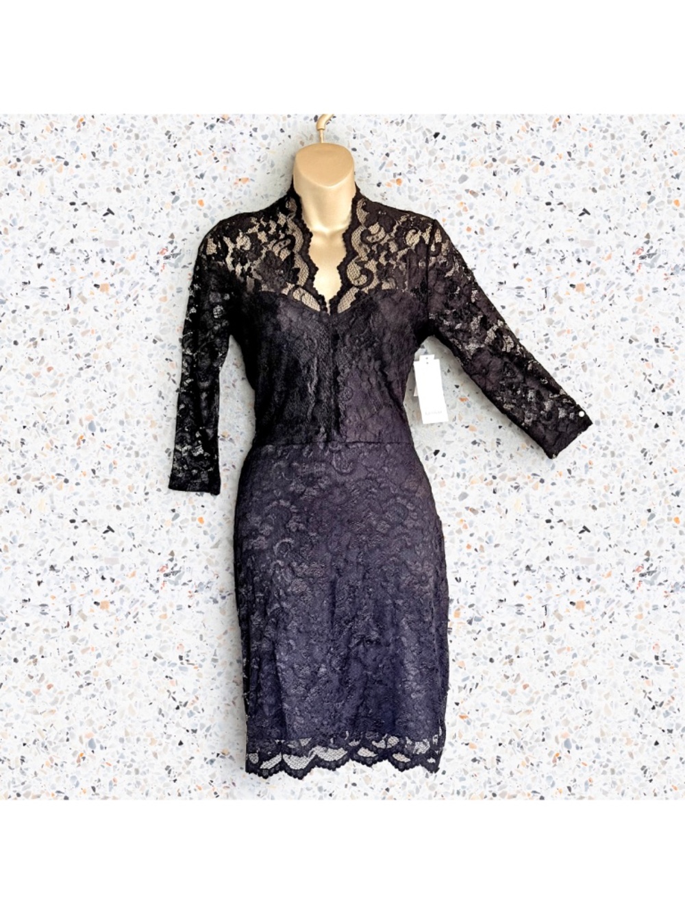 Karen Kane Black Lace Stretch V-Neck Scallop Sheath Cocktail Wiggle Dress Sz MP